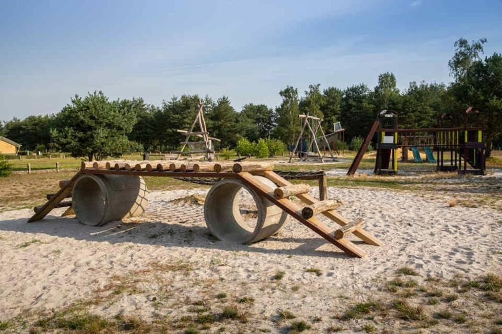 CasitaCuriosa  chalet op camping met buitenzwembad Balen Esterno foto