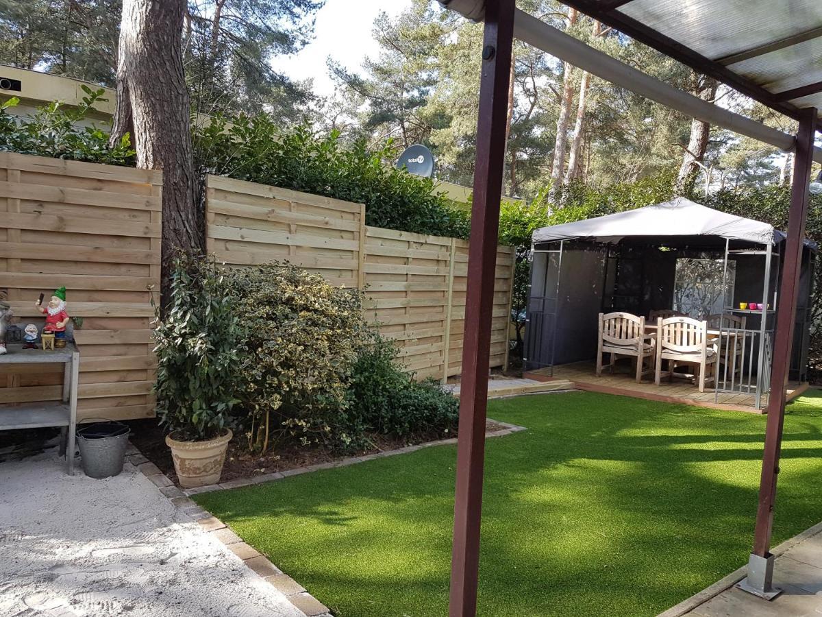 CasitaCuriosa  chalet op camping met buitenzwembad Balen Esterno foto