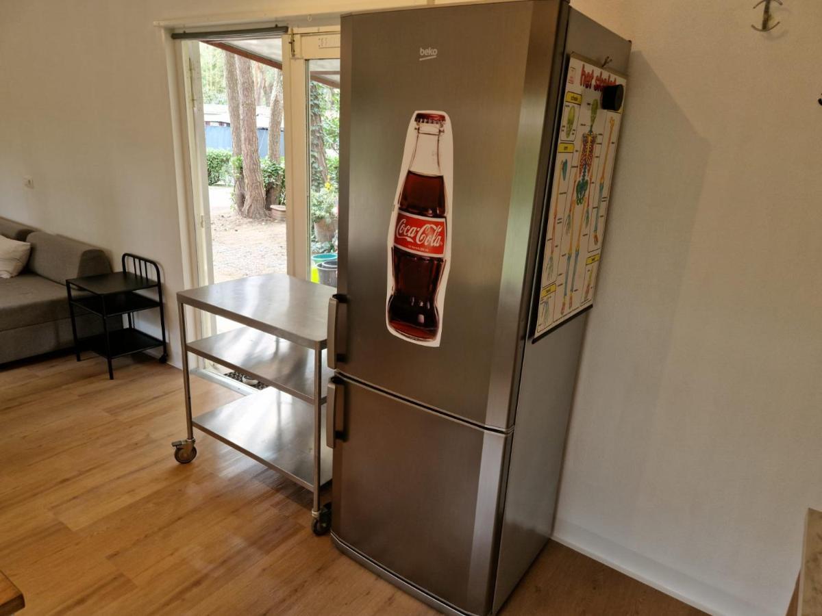 CasitaCuriosa  chalet op camping met buitenzwembad Balen Esterno foto