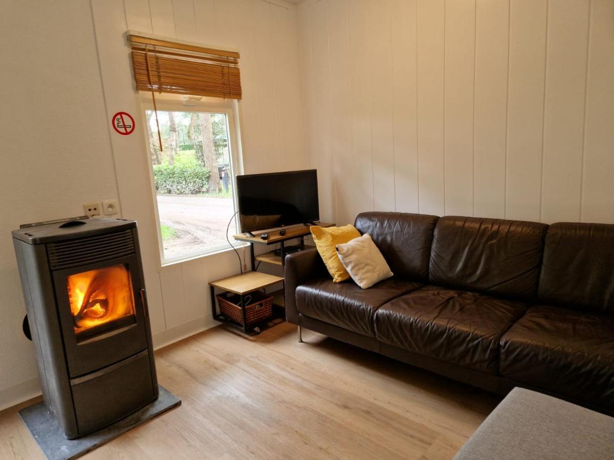 CasitaCuriosa  chalet op camping met buitenzwembad Balen Esterno foto